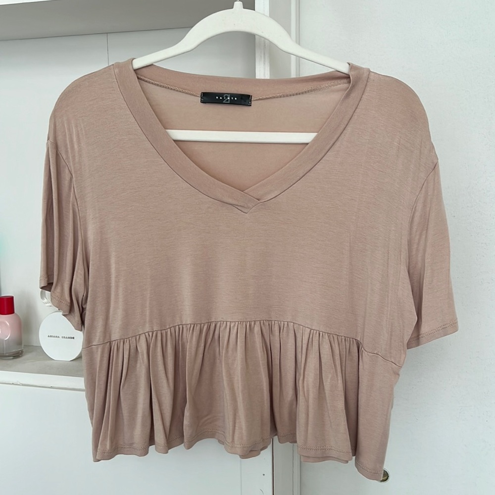 Beige t shirt